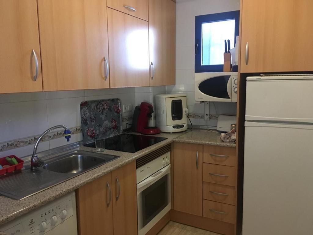 2-Bedroom And Living Room Apartment Near Campoamor Beach Екстер'єр фото
