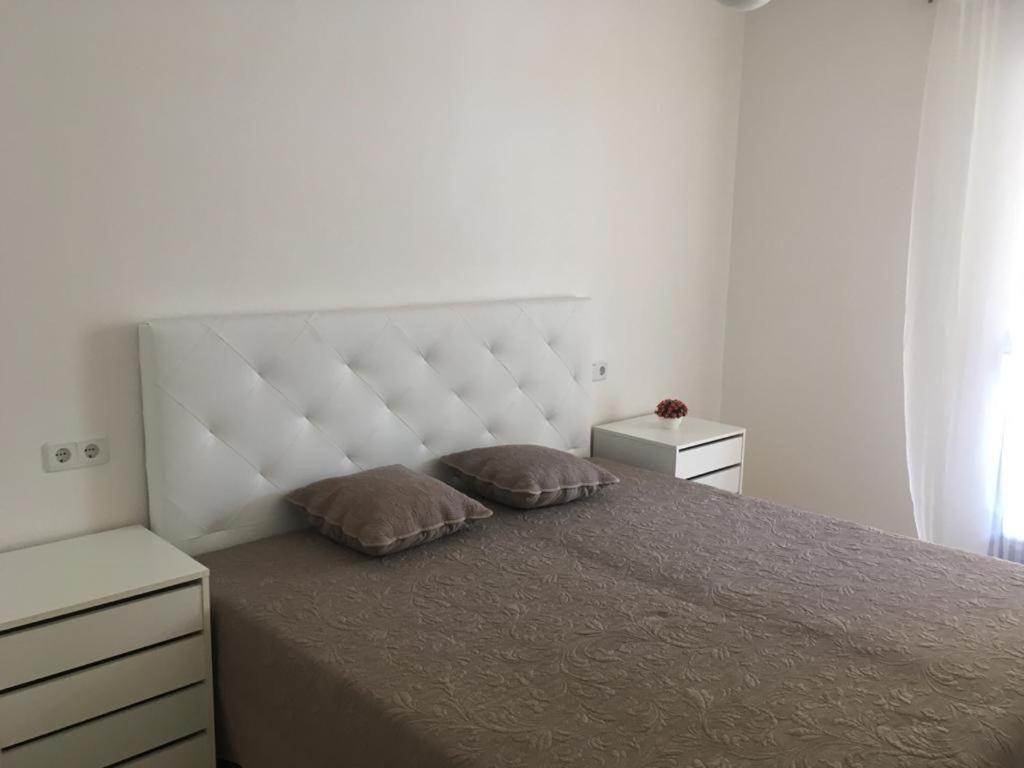 2-Bedroom And Living Room Apartment Near Campoamor Beach Екстер'єр фото